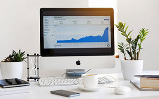 巴西杯前双方球迷发生冲突，据悉有一人头部中弹不幸身亡