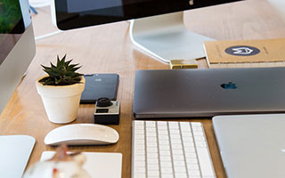 巴西杯前双方球迷发生冲突，据悉有一人头部中弹不幸身亡