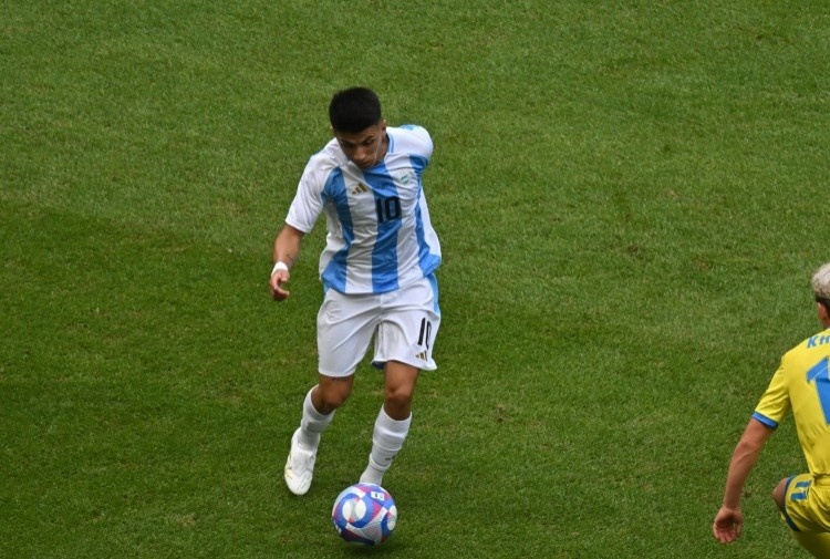 华体会hth体育-记者：阿尔马达目前正在马德里，经纪人在跟马竞会谈